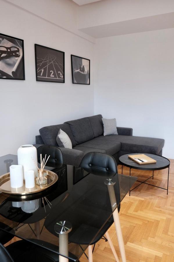 Synpiraeus Apartments & Studios Bagian luar foto
